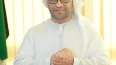 كاتب إماراتي يهاجم المقاومة الفلسطينية من منبر صحيفة عبرية