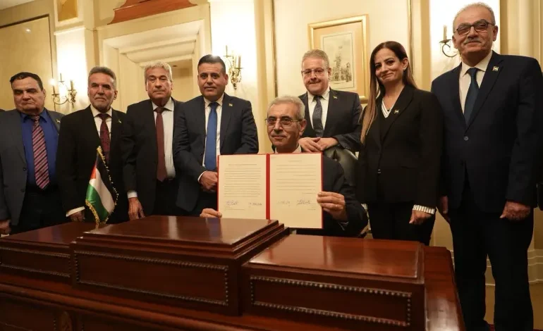 السلطة تبرّر منع الاحتلال لجنة التكنوقراط من دخول غزة