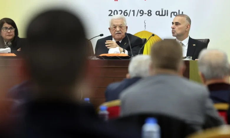 خلافات داخل اللجنة المركزية لفتح.. تصعيد مكتوم بانتظار المؤتمر الثامن