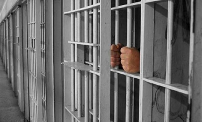 تجاهل القضاء والإهمال الصحي.. سجون السلطة على صفيح ساخن