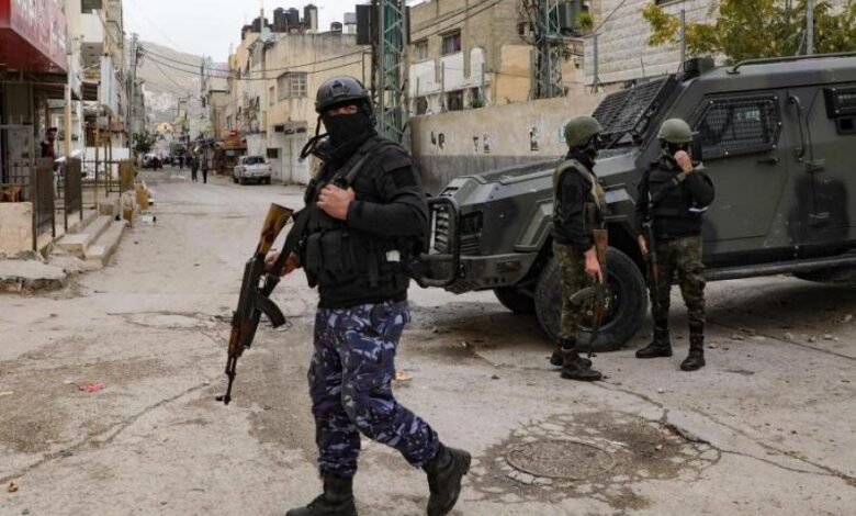 تحت تعذيب وشبح السلطة.. معتقلون سياسيون يعلنون إضرابًا مفتوحًا عن الطعام