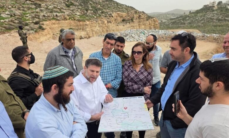 فرض الاحتلال الضم الفعلي للضفة يشعل انتقادات للسلطة بسبب استمرار أوسلو والتنسيق الأمني