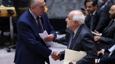 حوار في نيويورك وقطيعة في الداخل: السلطة تواصل التفاوض رغم حرب الإبادة وضمّ الضفة