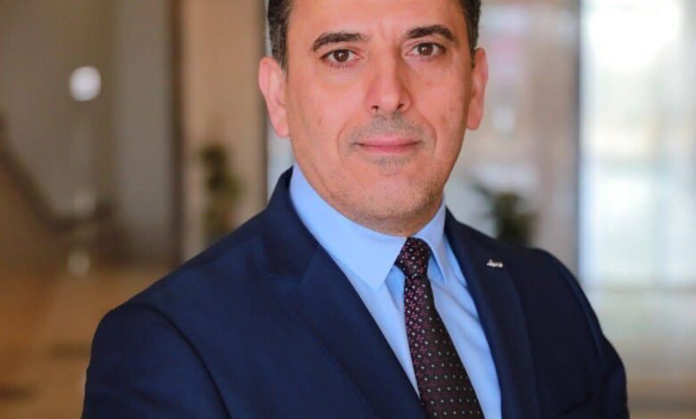 أمجد بني شمسه سفيرًا لثلاث وجهات يعيد الجدل حول آليات اختيار سفراء السلطة