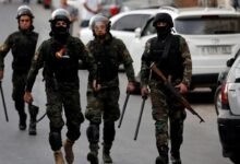 معتقلون سياسيون يواجهون التعذيب والحرمان في سجون السلطة