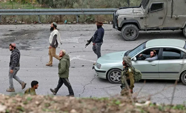 أجهزة السلطة تحمي مقراتها وتترك القرى تحت رحمة المستوطنين