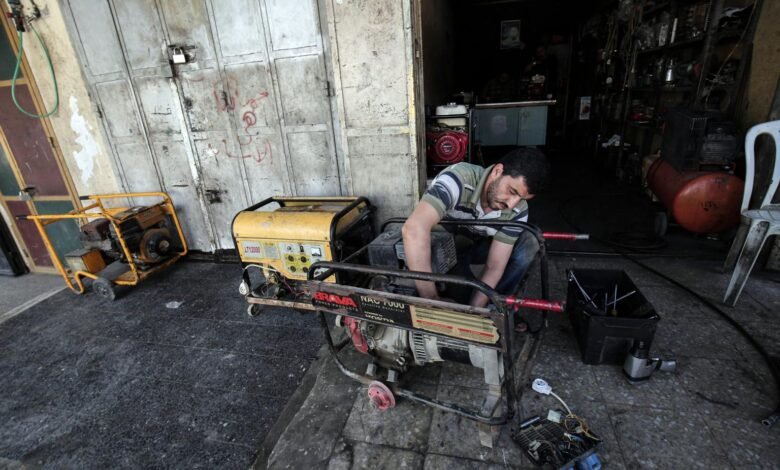 ظلام غزة يتحول إلى تجارة لأصحاب المولدات الخاصة