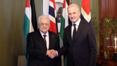 تقرير إسرائيلي يسخر من عباس بعد زيارته إلى أوسلو وتبخر حلم الدولة