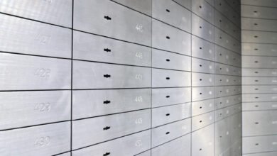 فضيحة صناديق الأمانات في بنك فلسطين.. سلطة النقد تتجاهل شكاوى المواطنين