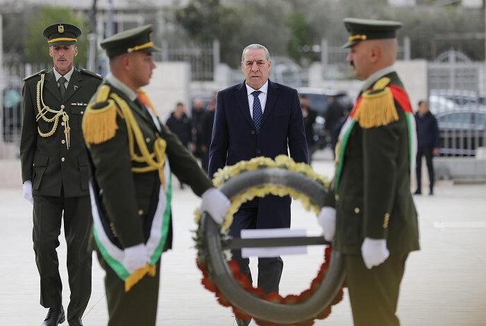 الأعياد مناسبة حسين الشيخ للاستعراض ومحاولة صناعة كاريزما مفقودة