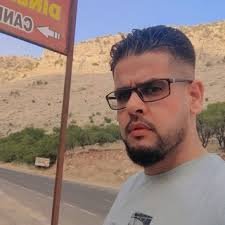 حمزة المصري يثير الجدل مجددًا بهجوم على عزام الأحمد