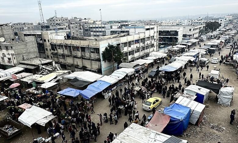 بالأسماء.. تجار محتكرون يضاعفون معاناة المواطنين وارتفاع الأسعار في غزة