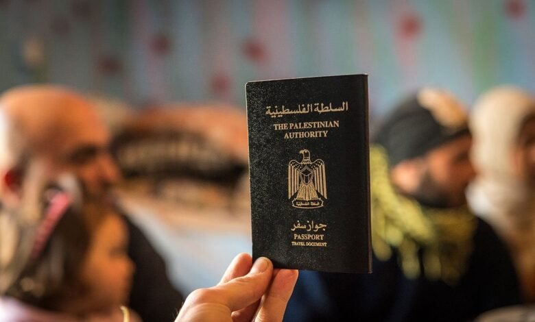 منع تجديد جوازات سفر لغزيين في مصر.. شهادات تكشف ما حدث داخل السفارة