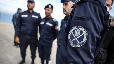 انحدار مرتزقة شبكة أفيخاي بتبرير استهداف الاحتلال لعناصر الشرطة في غزة