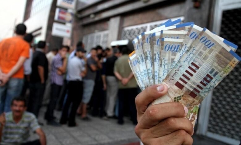 انفجار فاتورة الرواتب يفضح فساد سلطة رام الله