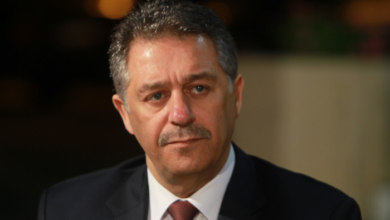 السفير أشرف دبور يفتح ملف ياسر عباس.. استغلال النفوذ وتصفية حسابات