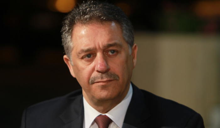 السفير أشرف دبور يفتح ملف ياسر عباس.. استغلال النفوذ وتصفية حسابات