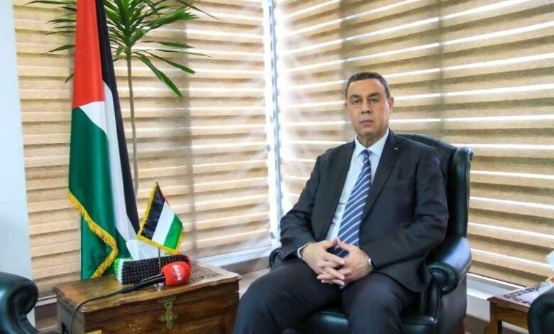 الأسرى المبعدون في القاهرة يطردون سفير السلطة من تشييع رياض العمور