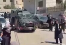 ليلى غانم تحمي اقتحام الاحتلال في المغير وتمنع الشبان من المواجهة