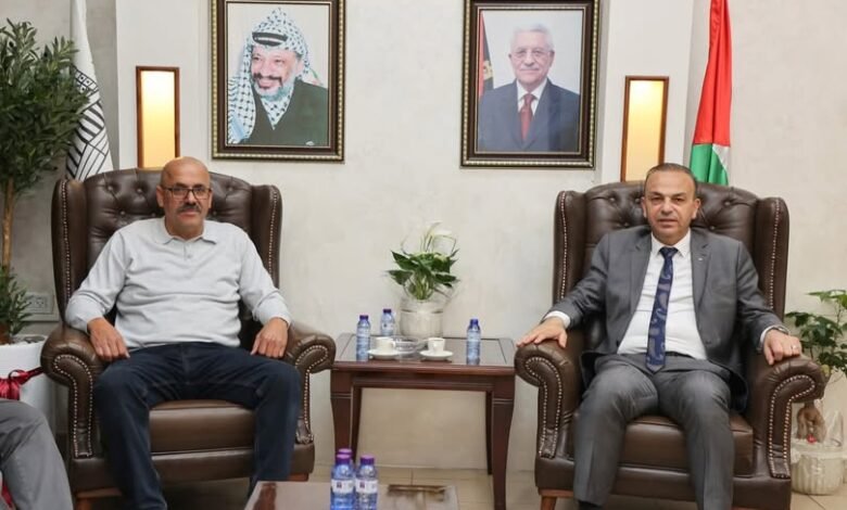 بعد ظهوره في بلدية الخليل.. غضب واسع يلاحق ماهر أبو الحلاوة