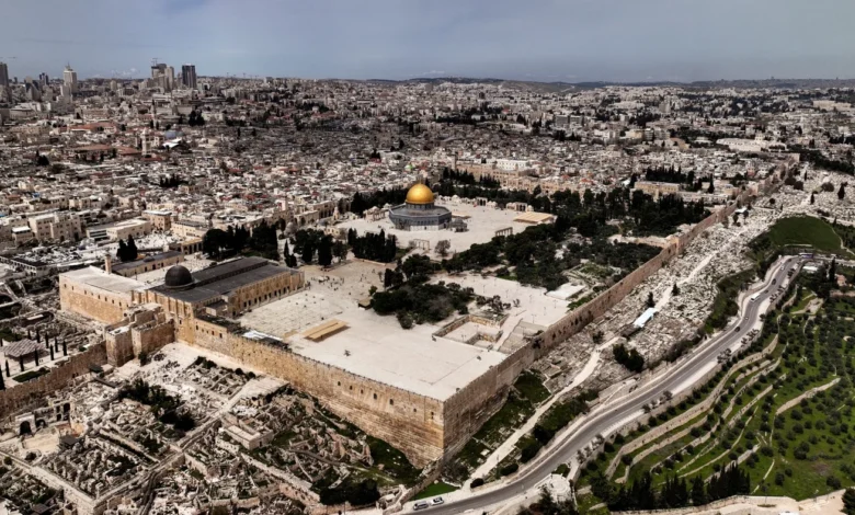 الأردن يلتزم صمت القبور تجاه خطط تجريده من وصايته على المسجد الأقصى