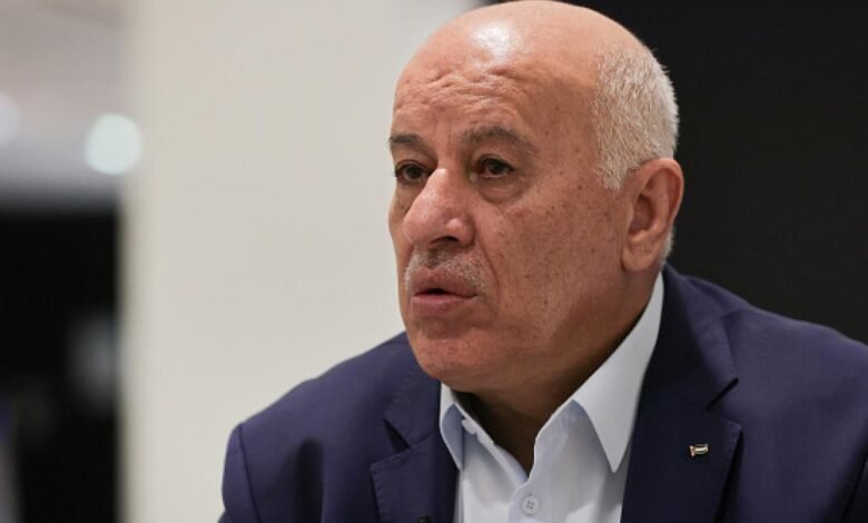 الرجوب يفضح علانية حدة انقسام فتح ويرفض "النهج القسري" المفروض من عباس