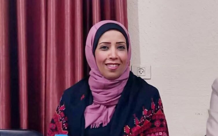 رغم تبرؤ عائلته منه.. الفتحاوية سامية الغصين تهاجم إعدام العميل مصطفى مهنا