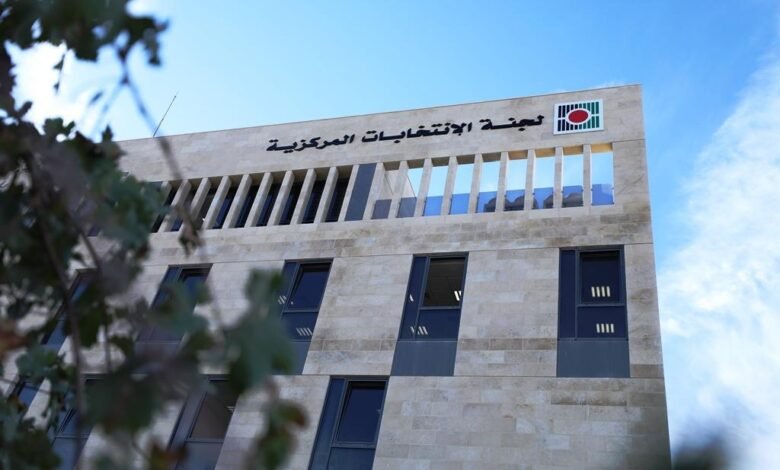 مطالب أهلية بانتخابات رئاسية وتشريعية متزامنة وترفض تعديلات عباس المقيدة للترشح