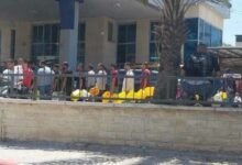 "من المسؤول؟".. أزمة الوقود تشعل منصات التواصل في الضفة
