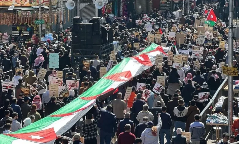 بسبب قضية دعم المقاومة.. حرمان معتقل أردني من أدوية ضرورية يهدد حياته