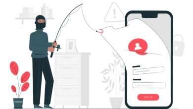 تبدأ برسالة وتنتهي بالابتزاز.. أساليب جديدة لمخابرات الاحتلال لاستدراج الغزيين