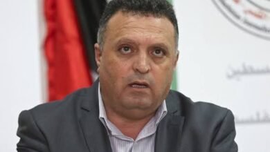 المنسق الإسرائيلي وناصر أبو بكر.. تبادل أدوار في نشر فبركات عن مرضى غزة