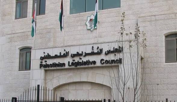 "لا انتخابات في وجود عباس".. تشكيك سياسي يسبق استحقاق 28 نوفمبر
