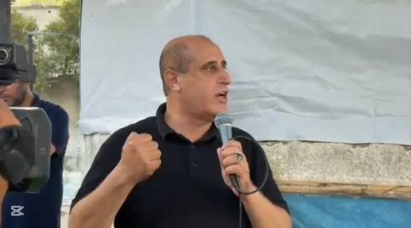 حاتم أبو الحصين يهدد بالتصعيد ويغادر اجتماع فتح بغزة غاضبًا بعد استبعاده