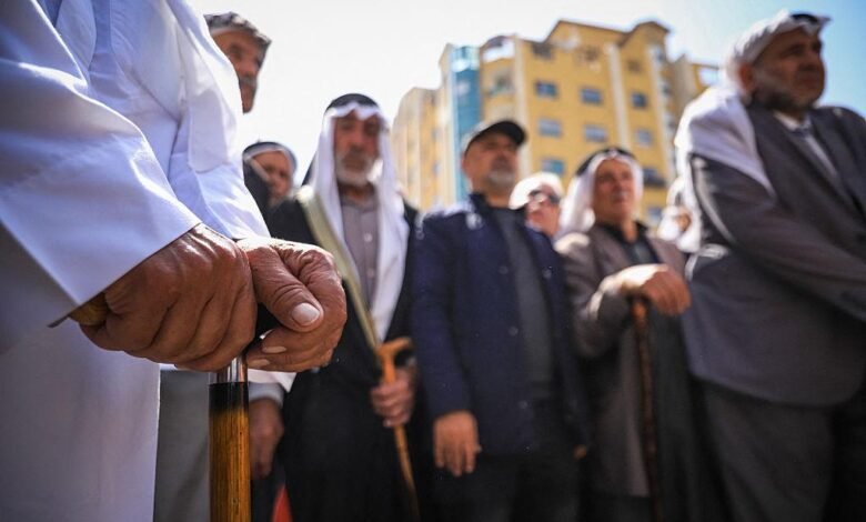 مخاتير غزة في مواجهة الفوضى.. جهود متواصلة لإطفاء الخلافات وحماية السلم الأهلي
