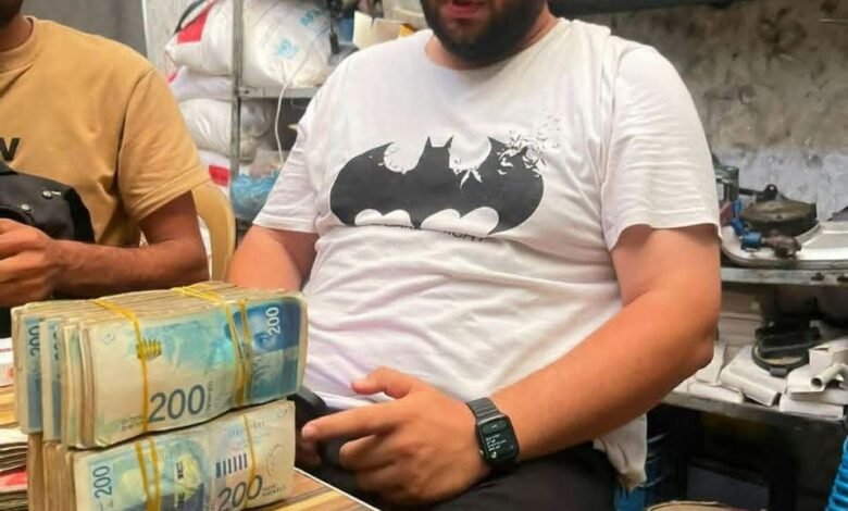 من أين جاءت ثروة طارق أبو حمرة؟.. أرقام لافتة تفتح ملف أرباح التجار في غزة
